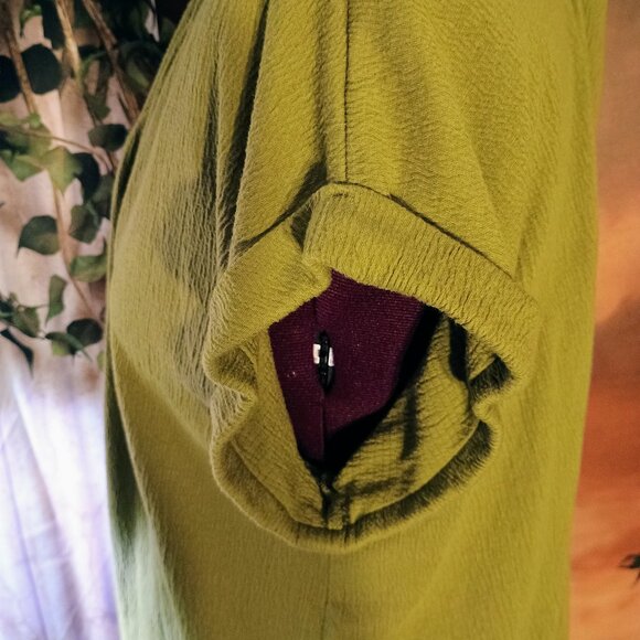 EUC: AVA & VIV Sze 2X Olive Green V-Neck Blouse - Picture 4 of 4